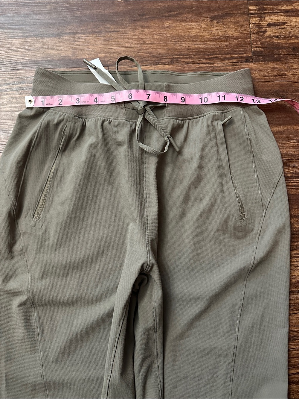 Lululemon size 4 License to Train Jogger new without tags - Picture 8 of 8